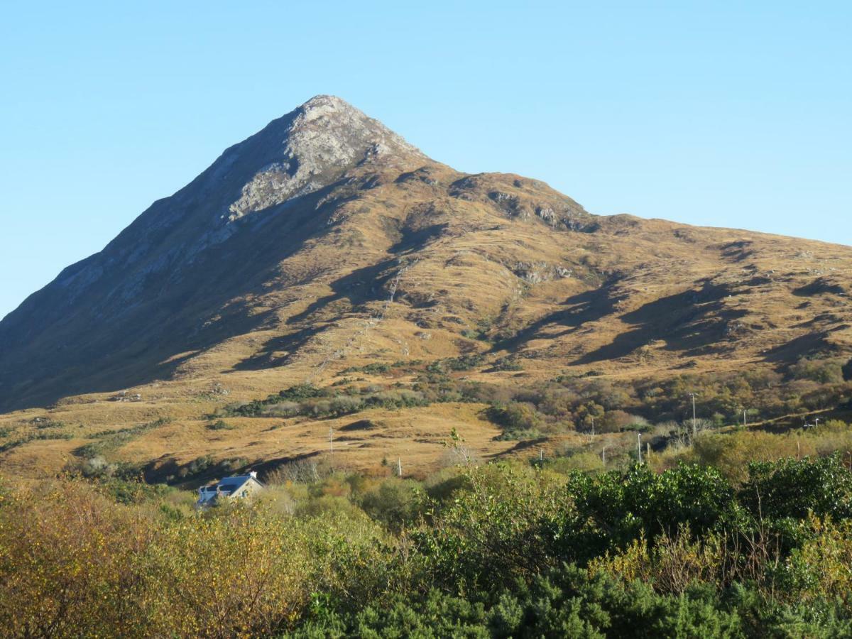Letterfrack Farm Cottage In Village On A Farm Beside Connemara National Park Exterior photo